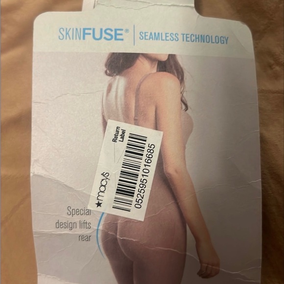 Leonisa INVISIBLE MID-THIGH BODY SHAPER COMFY CONTROL. Darker then a nude color - Picture 5 of 9